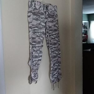 Women's capris